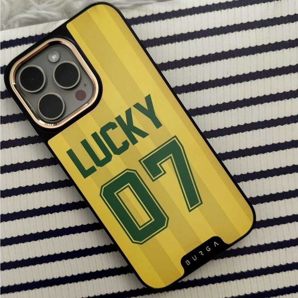 Burga Lucky 7 - iPhone 15 Pro Max Case - Elite (MagSafe) / Gold